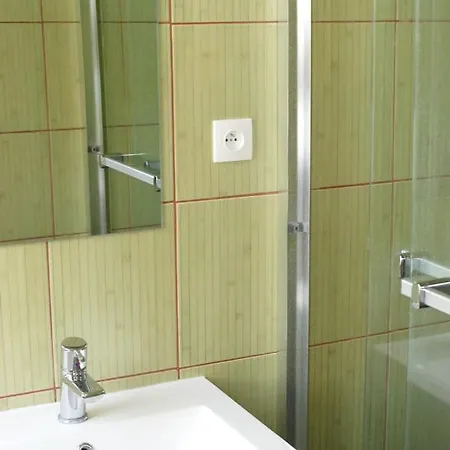 De 3 Chambres Avec Vue Sur La Mer Jardin Clos Et Wifi A Raphael A 1 Km De La Plage