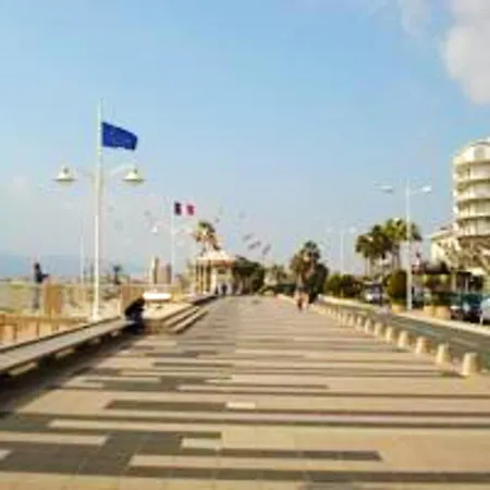 De 3 Chambres Avec Vue Sur La Mer Jardin Clos Et Wifi A Raphael A 1 Km De La Plage Appartement