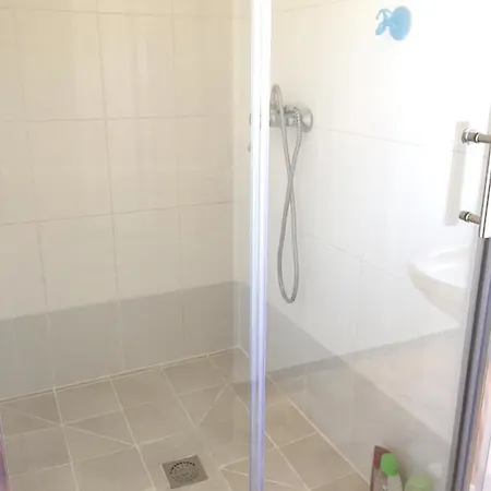 De 3 Chambres Avec Vue Sur La Mer Jardin Clos Et Wifi A Raphael A 1 Km De La Plage Appartement